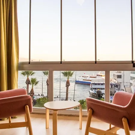 Flat With Sea View Near Karsiyaka Coast Apartment