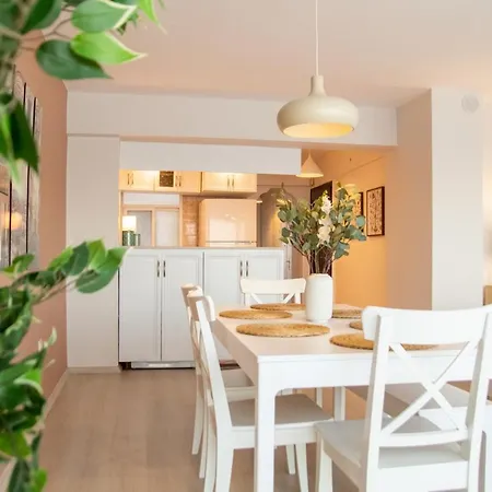 Flat With Sea View Near Karsiyaka Coast *