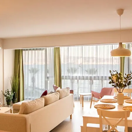 Flat With Sea View Near Karsiyaka Coast Apartment